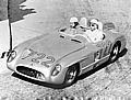 Mille Miglia (Brescia/Italien), 1. Mai 1955. Stirling Moss und Denis Jenkinson gewannen mit Mercedes-Benz-Rennsportwagen Typ 300 SLR das Rennen. 